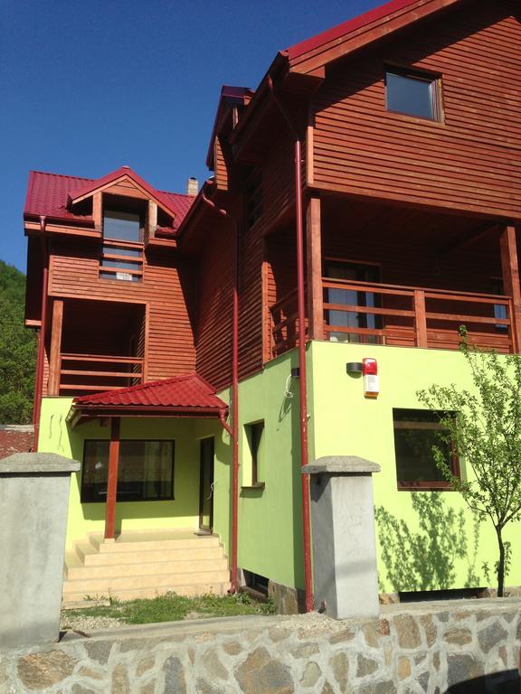 Dorf Haus Valiug Otel Dış mekan fotoğraf
